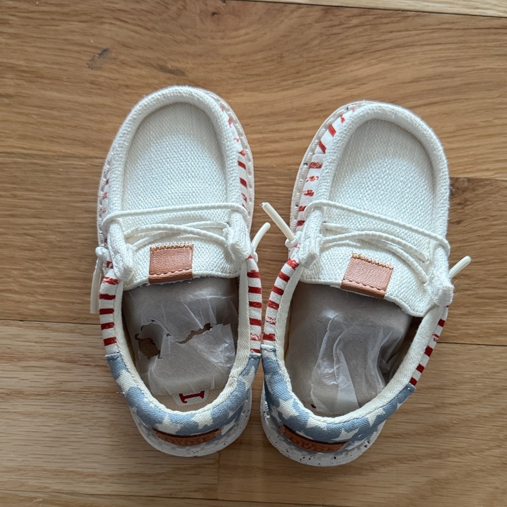 Hey Dude Kids Moccasins in Cream and Blue